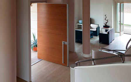 Showroom Barral Puerta de exterior