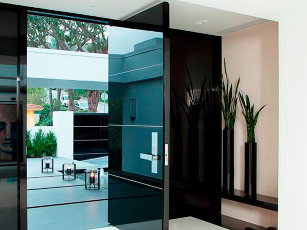 Showroom Barral Puertas de exterior